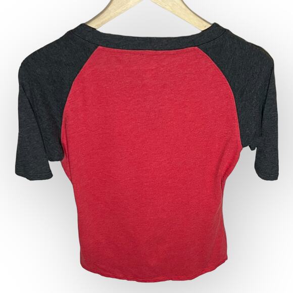 Detroit Red Wings NHL Red & Gray Raglan Sleeve Ringer Tee w/ Tie Neck Size Med - Picture 8 of 12